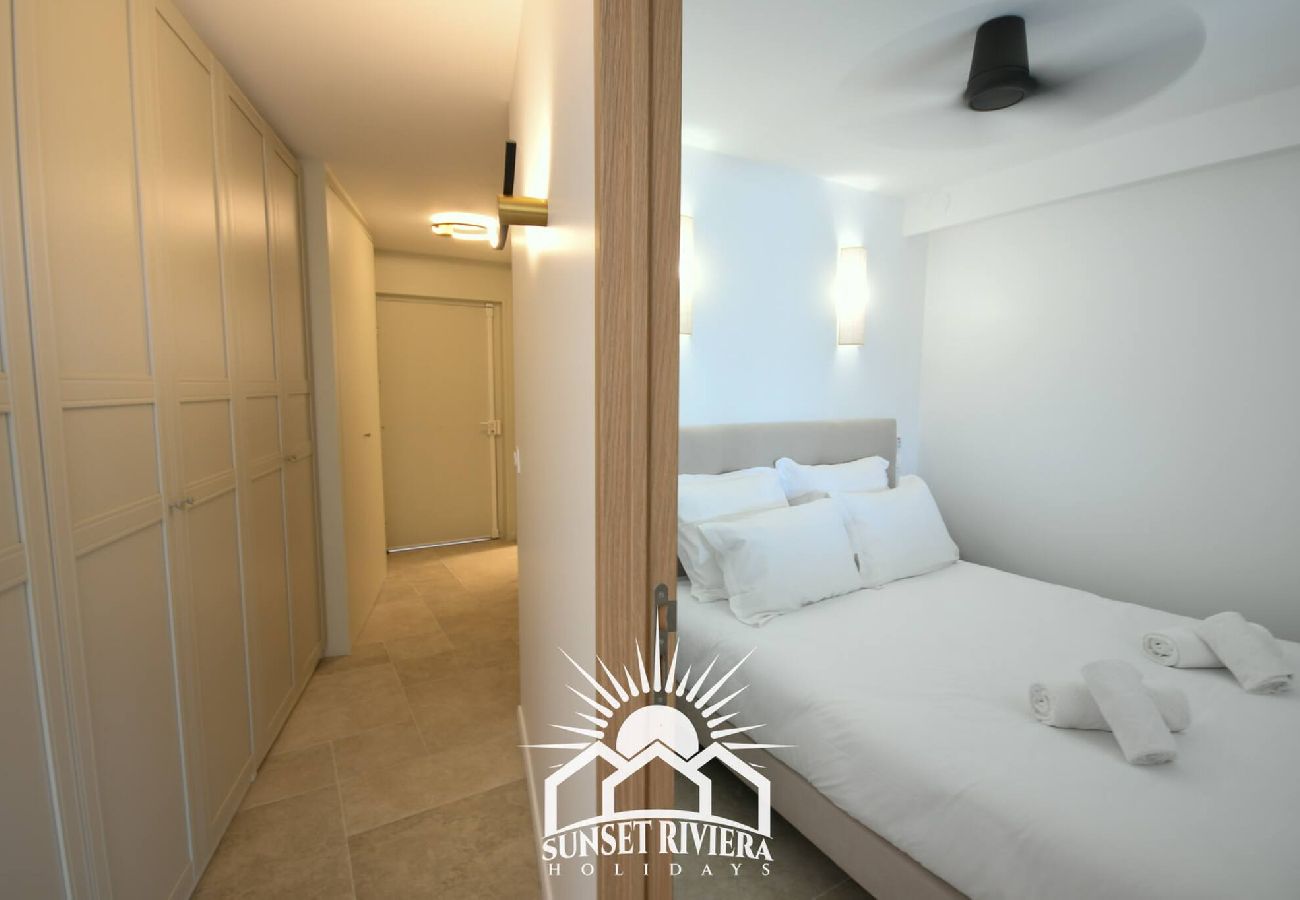 Apartment in Antibes - PAU SUNSET PORT VAUBAN
