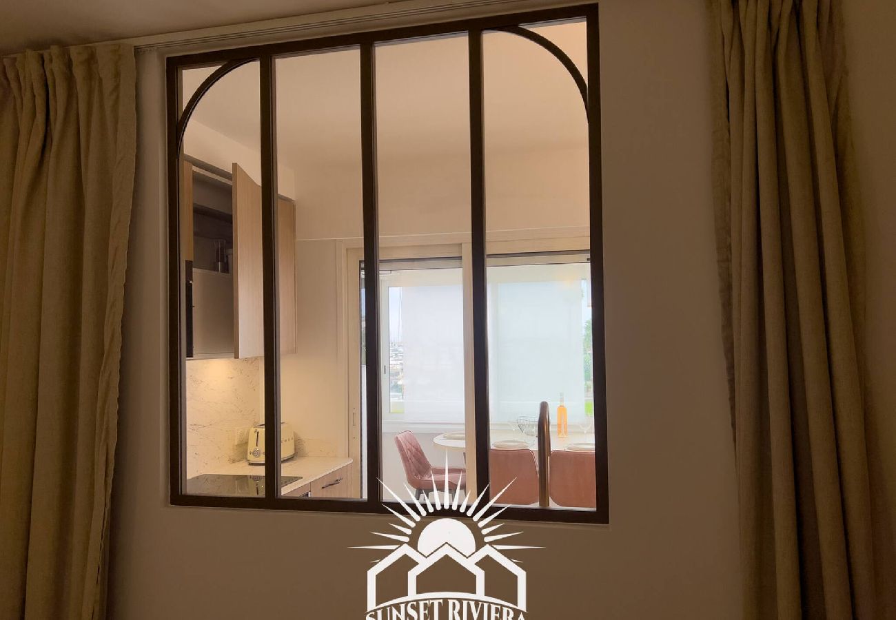 Apartment in Antibes - PAU SUNSET PORT VAUBAN