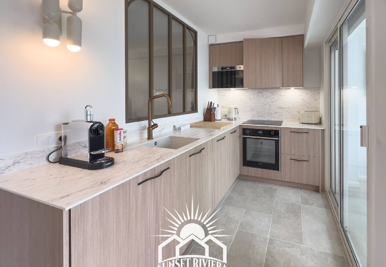 Apartment in Antibes - PAU SUNSET PORT VAUBAN