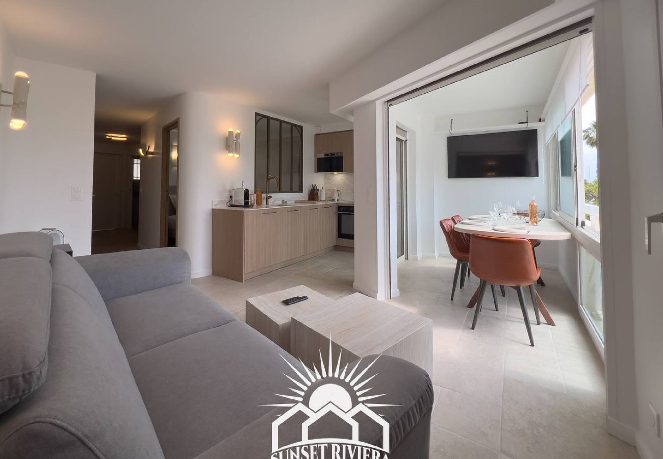 Apartment in Antibes - PAU SUNSET PORT VAUBAN