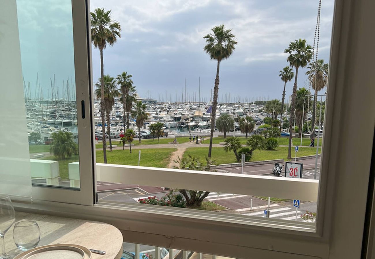 Apartment in Antibes - PAU SUNSET PORT VAUBAN