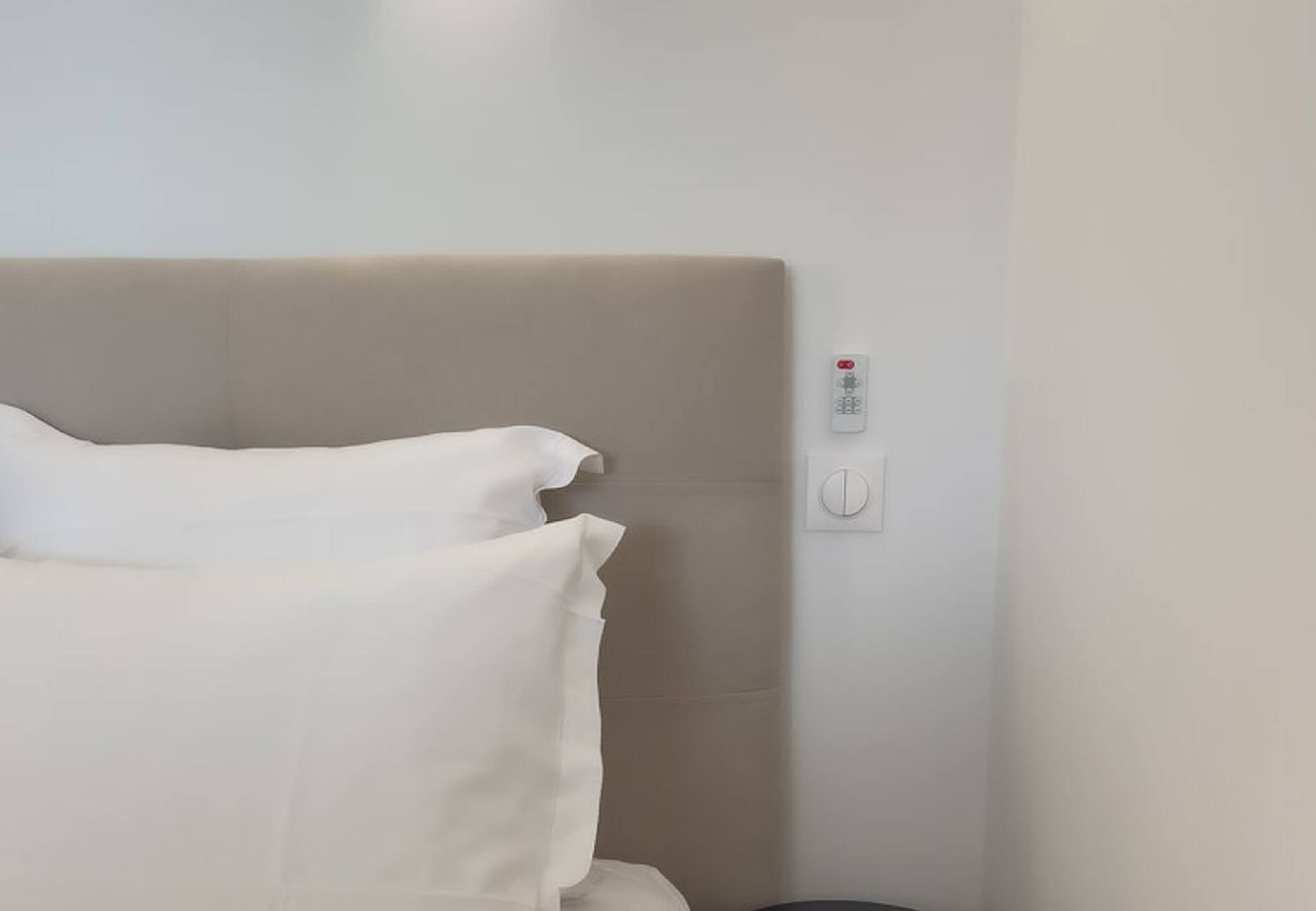 Apartment in Antibes - PAU SUNSET PORT VAUBAN