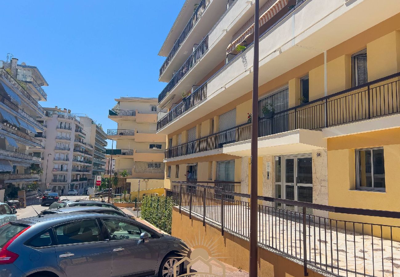 Apartment in Le Cannet - JUL SUNSET LE SURCOUF