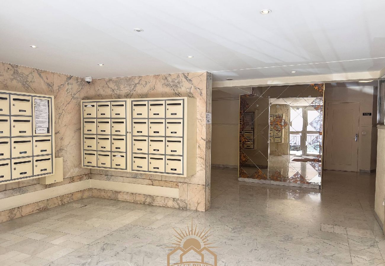 Apartment in Le Cannet - JUL SUNSET LE SURCOUF
