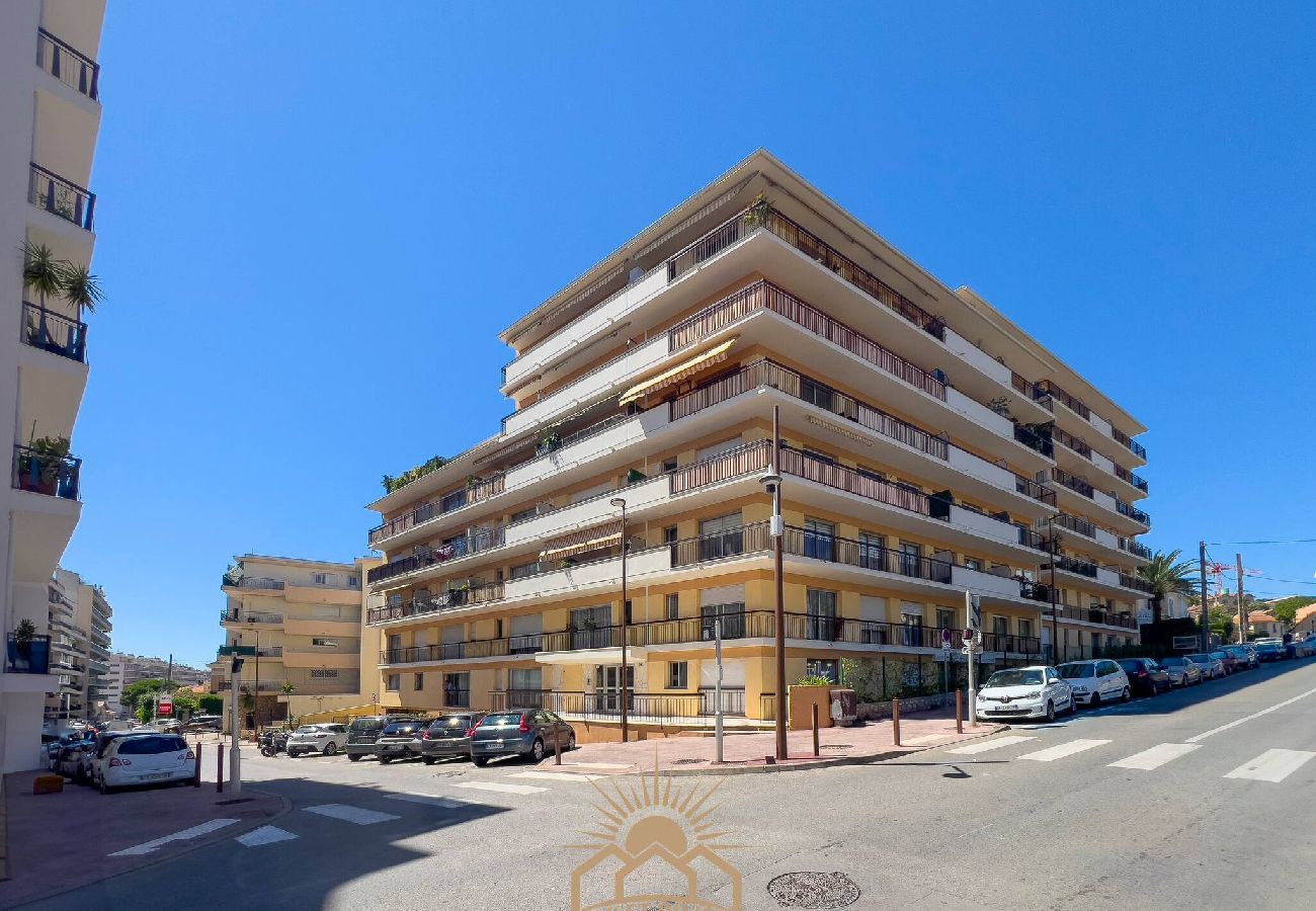 Apartment in Le Cannet - JUL SUNSET LE SURCOUF