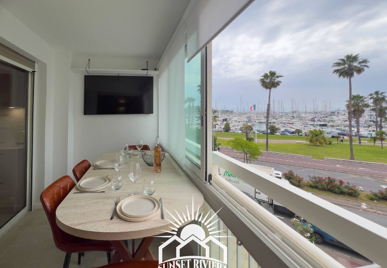 Appartement à Antibes - PAU SUNSET PORT VAUBAN
