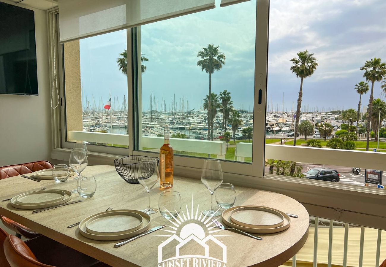 Appartement à Antibes - PAU SUNSET PORT VAUBAN