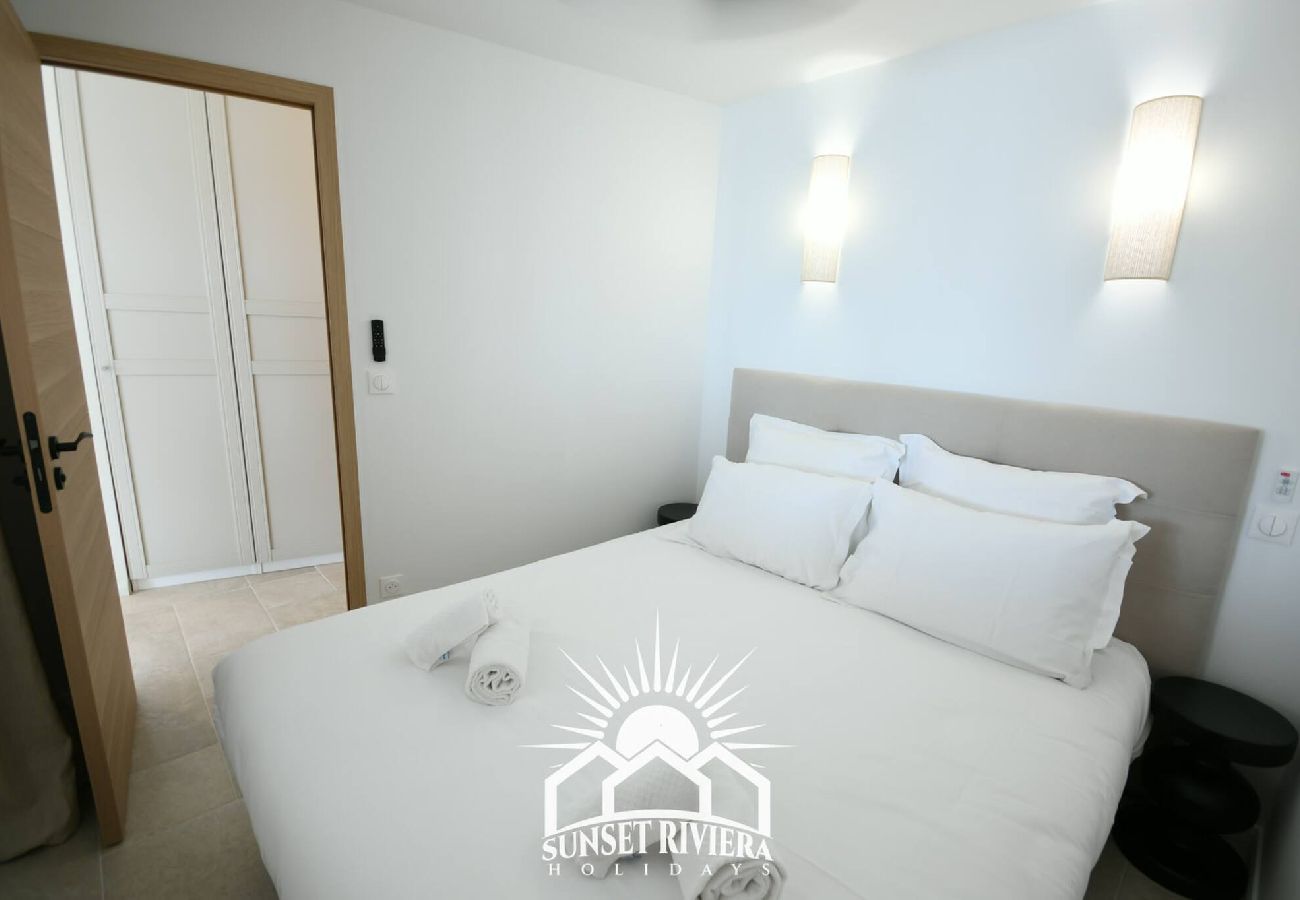Appartement à Antibes - PAU SUNSET PORT VAUBAN