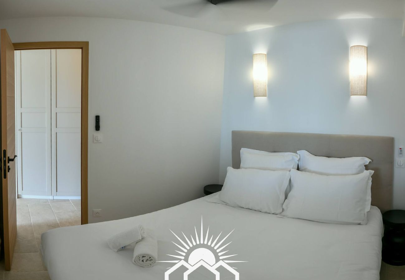 Appartement à Antibes - PAU SUNSET PORT VAUBAN