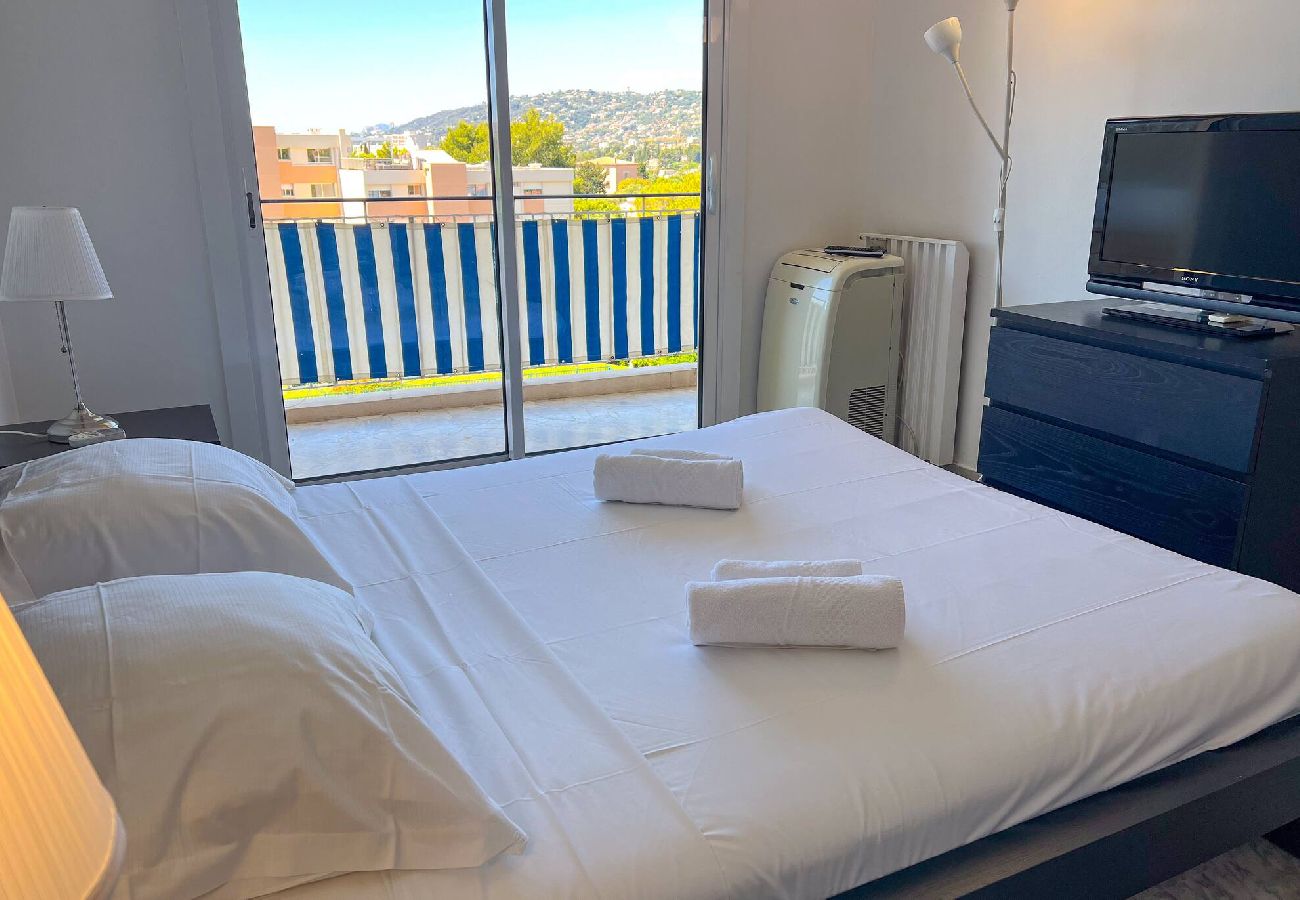 Appartement à Antibes - DUC SUNSET LA ROSERAIE