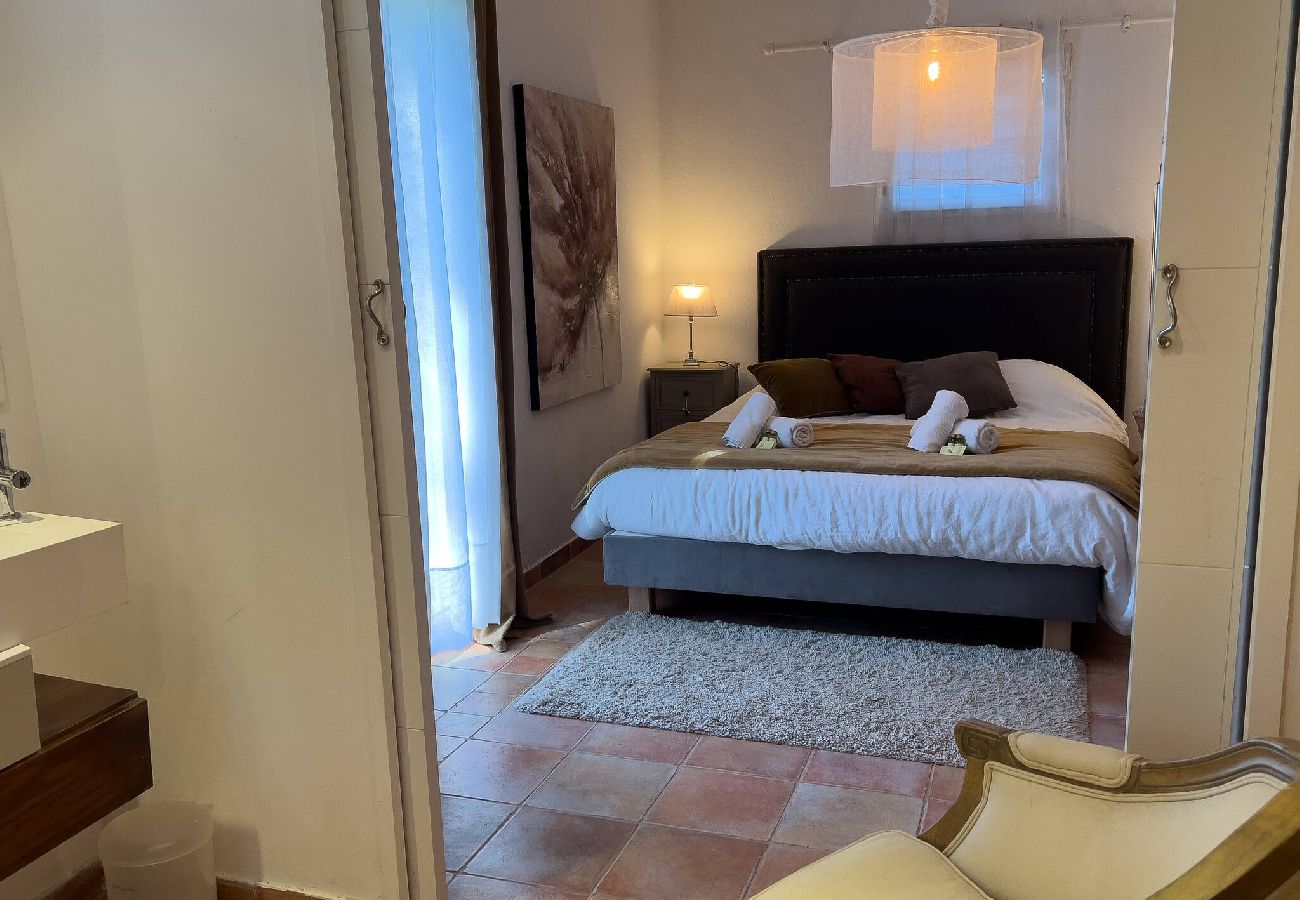 Maison à Roquefort-les-Pins - MAR LA CIGALIERE
