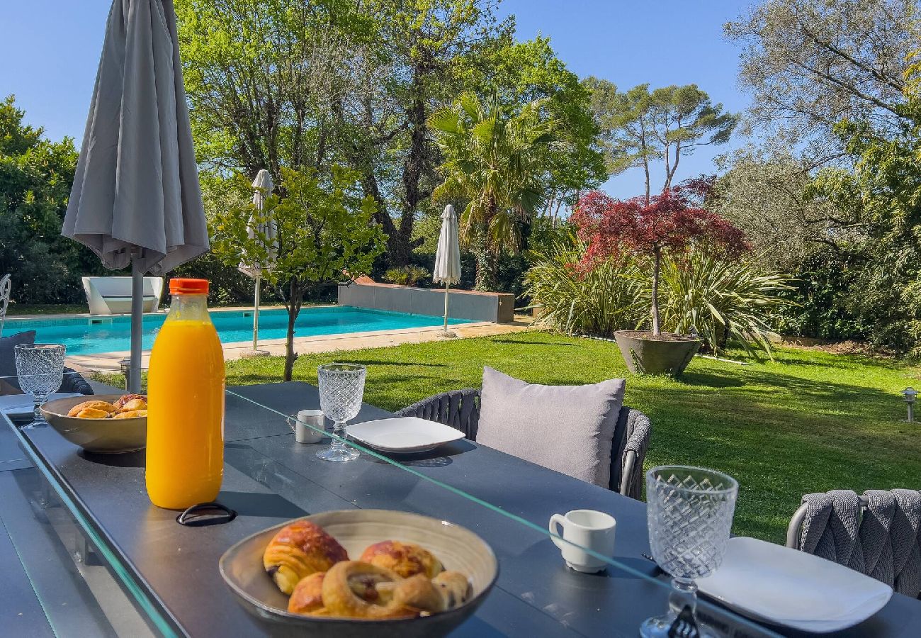 Maison à Roquefort-les-Pins - MAR LA CIGALIERE