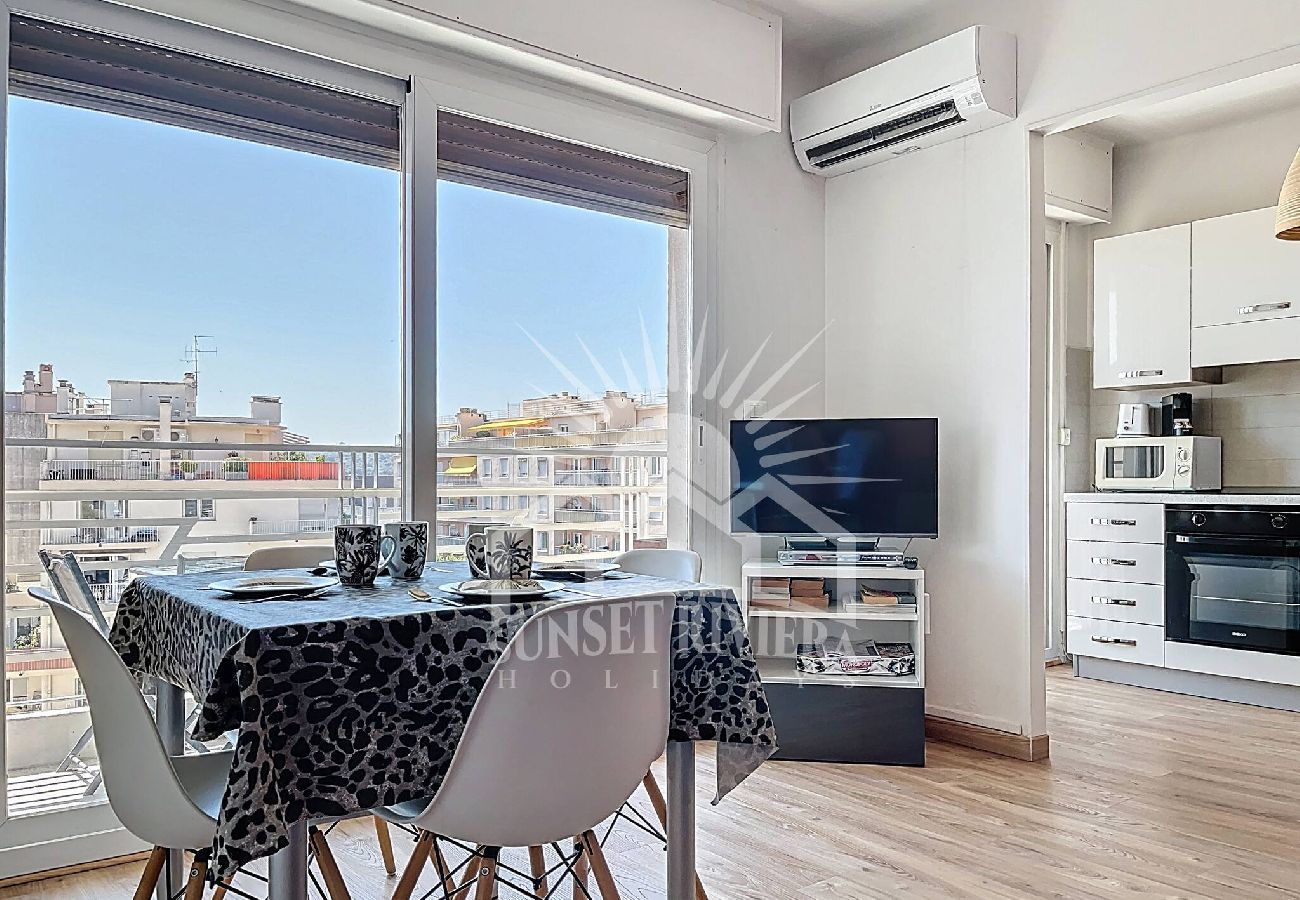 Appartement à Antibes - MAL SUNSET L´AIGLON