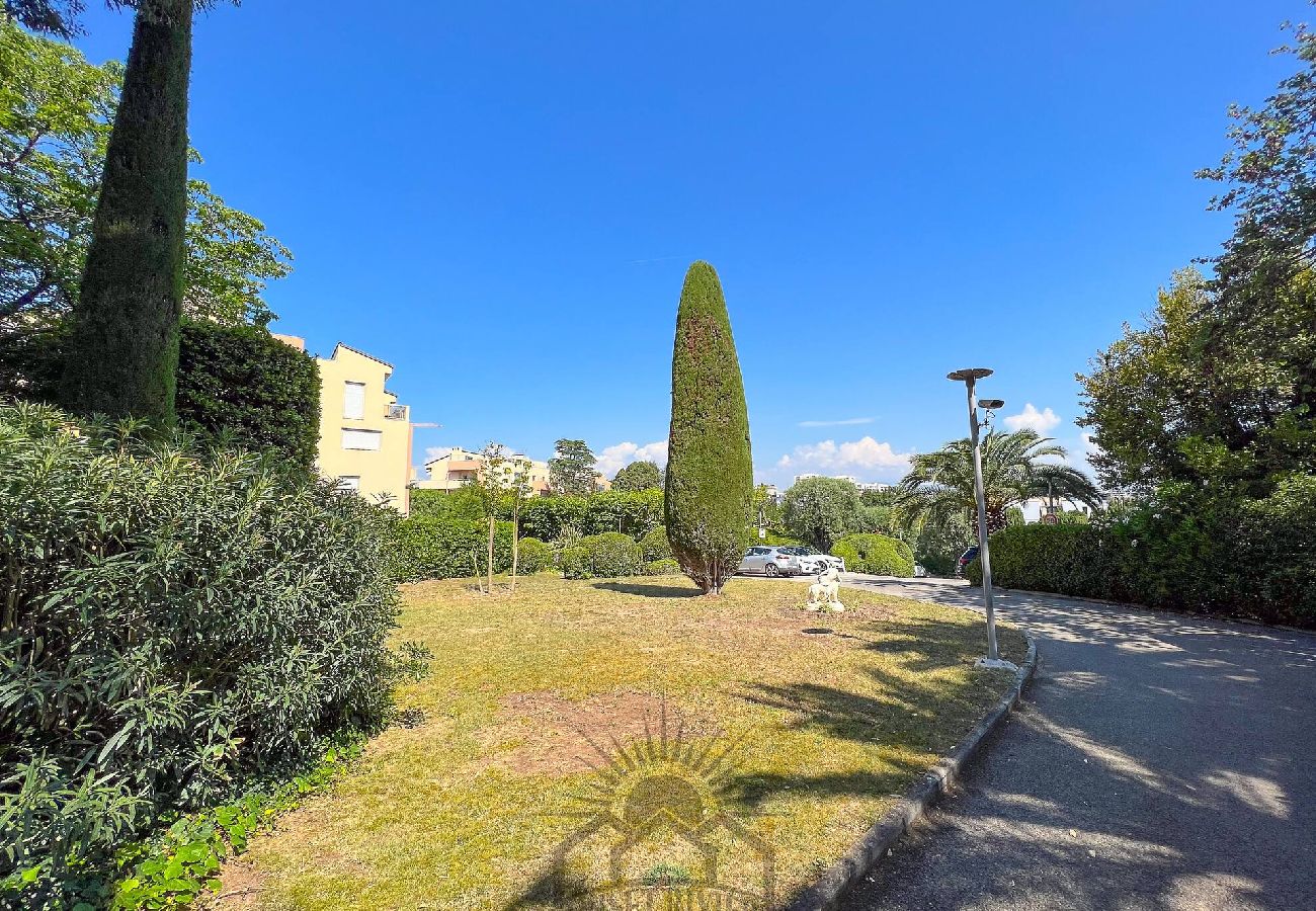 Appartement à Antibes - PON SUNSET ST LA BADINE