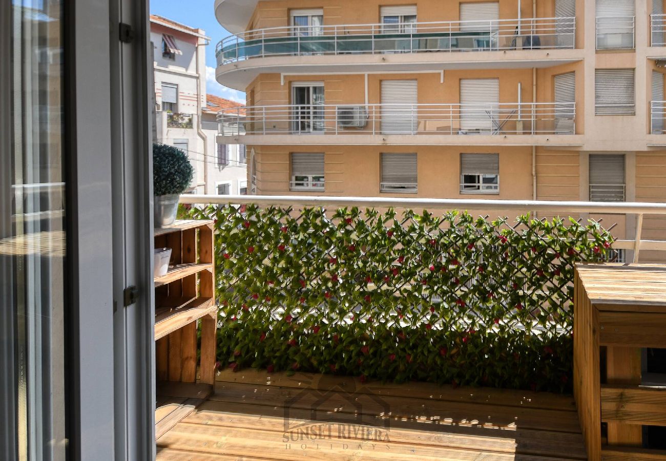 Appartement à Antibes - DAU SUNSET LE CARNOT